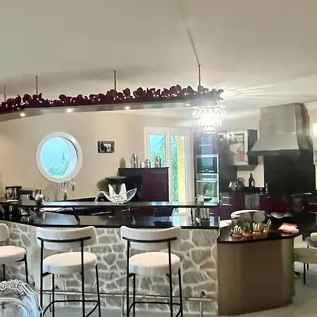 Maison De Standing Avec Vue A Couper Le Souffle ! *